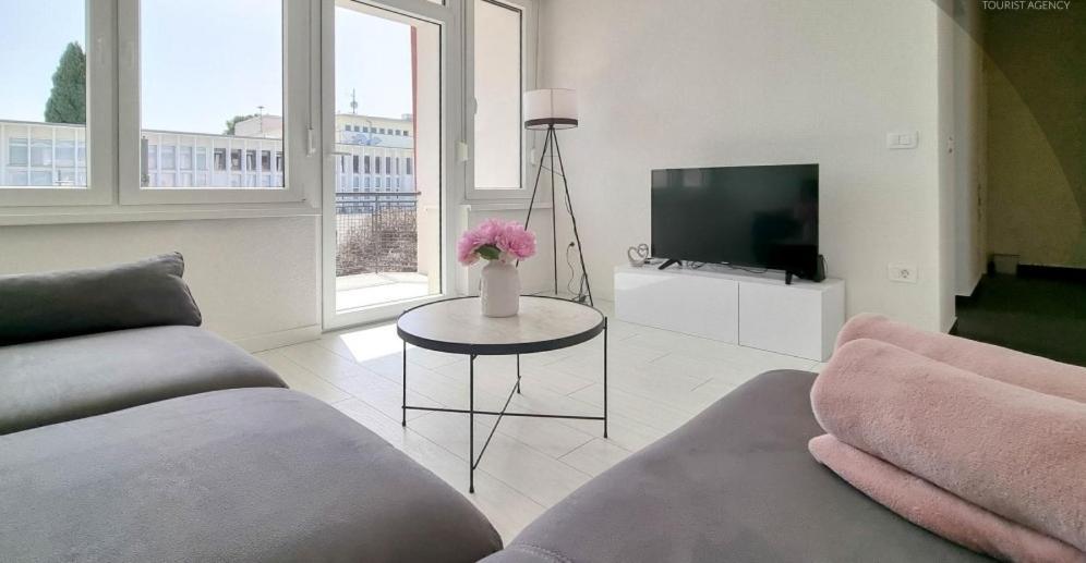 Bella Apartment Umag Exterior photo