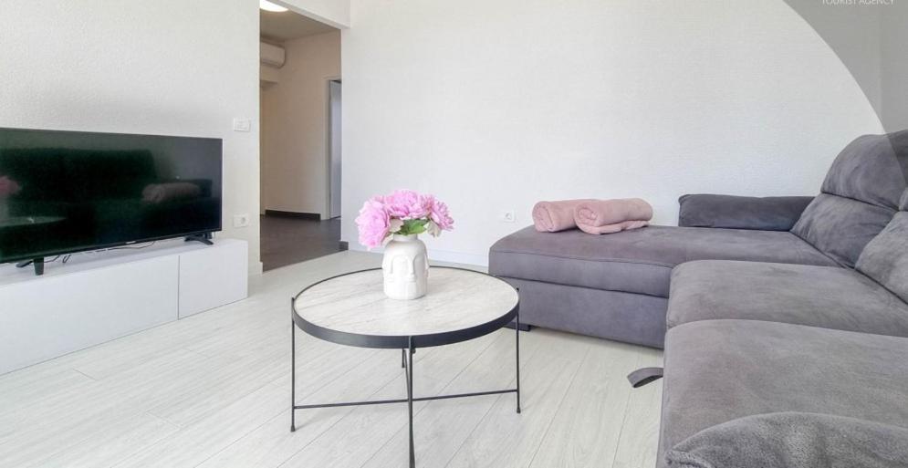 Bella Apartment Umag Exterior photo